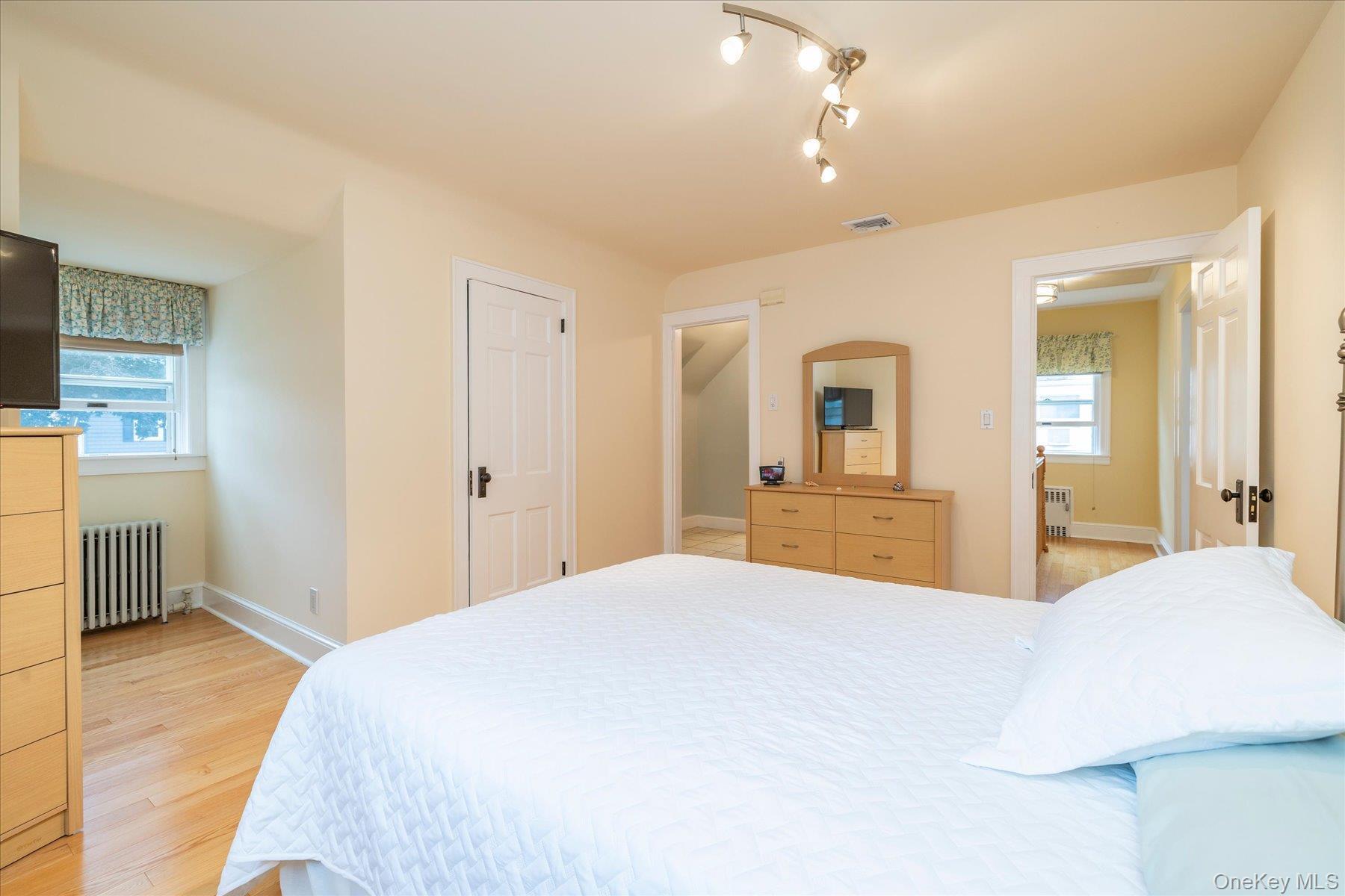 Single Family Beverly Avenue Nassau County, NY 11001, MLS-1041567-20