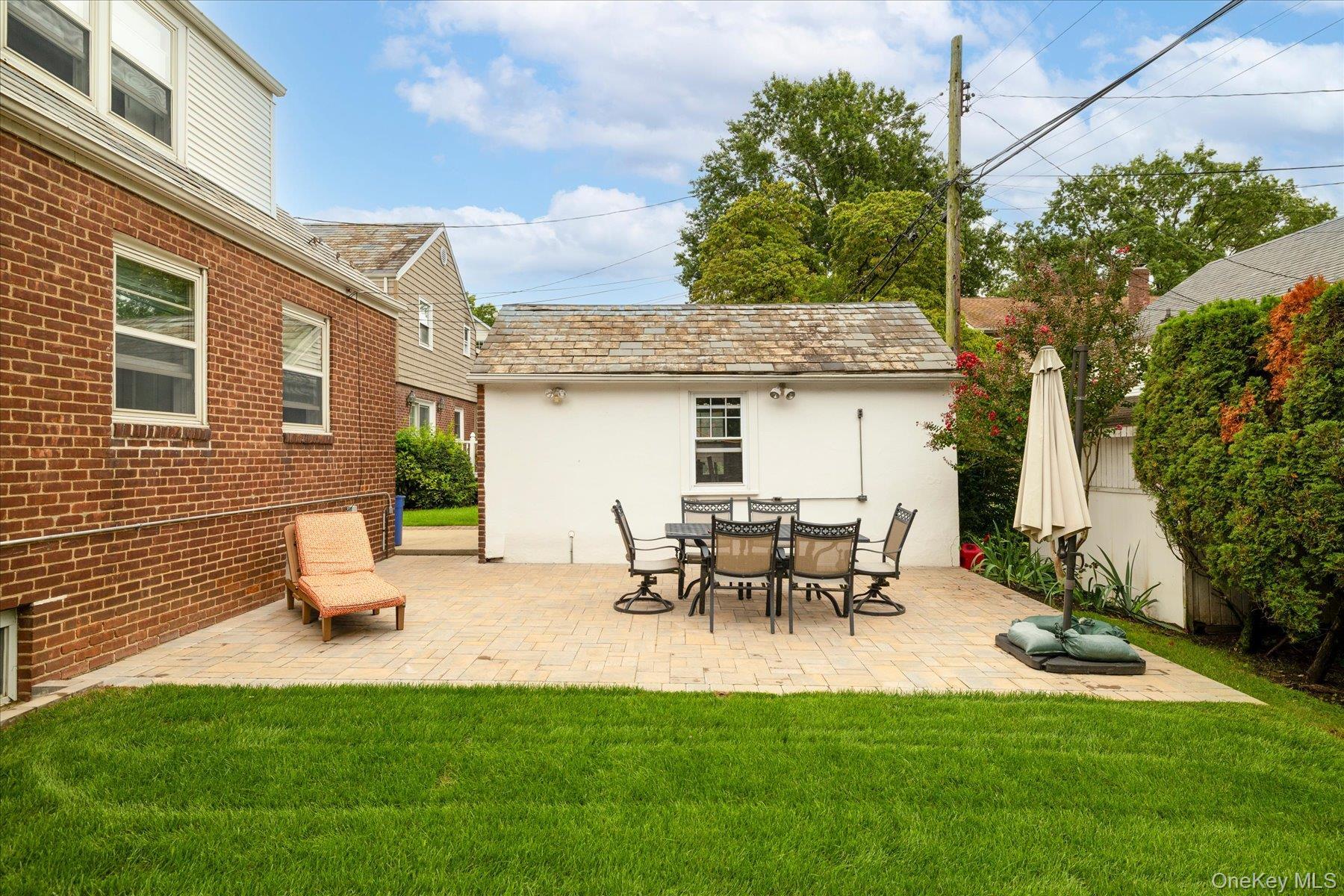 Single Family Beverly Avenue Nassau County, NY 11001, MLS-1041567-30