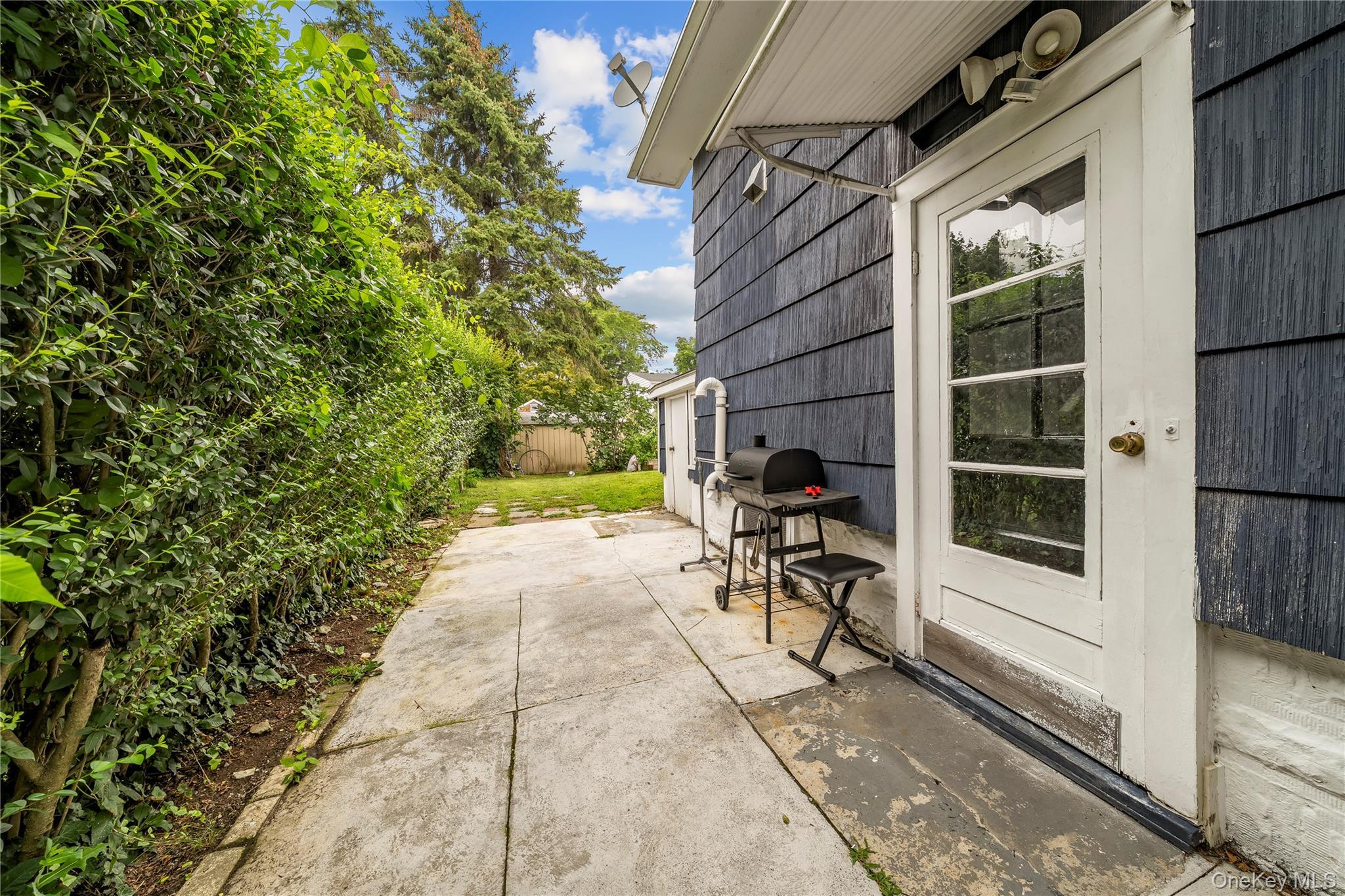 Single Family Littleworth Lane Nassau County, NY 11579, MLS-1041608-16