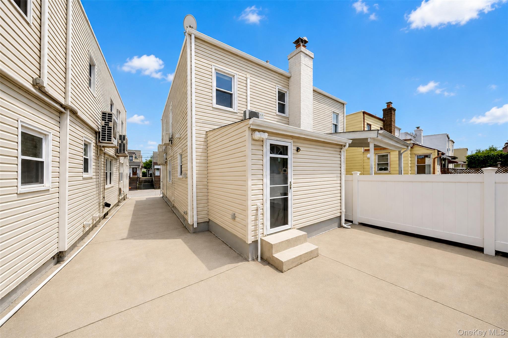 Single Family 202nd Street  Queens, NY 11361, MLS-1041628-15