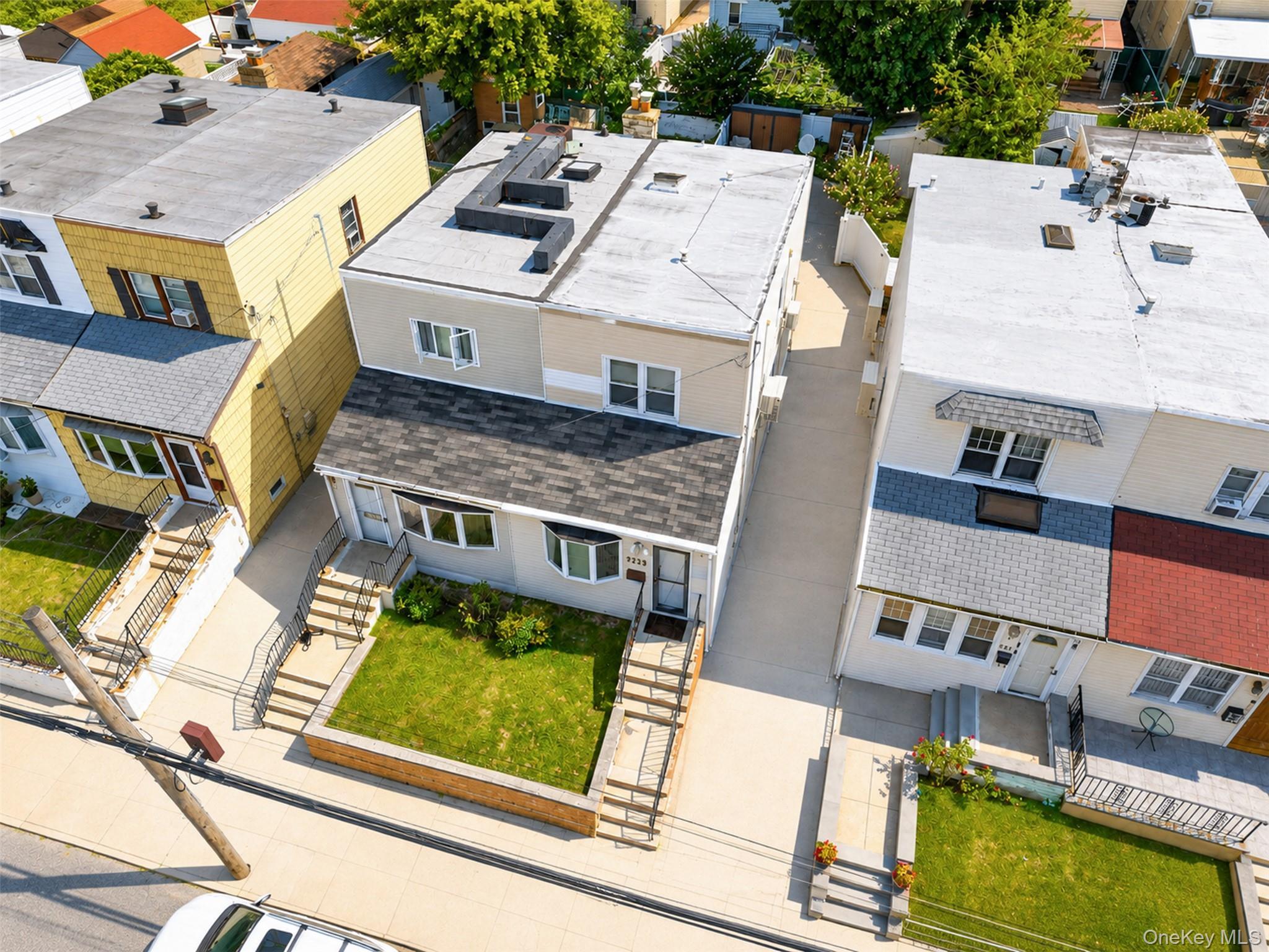 Single Family 202nd Street  Queens, NY 11361, MLS-1041628-37