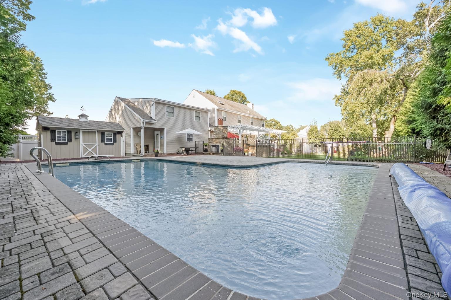Single Family Vera Court  Suffolk County, NY 11720, MLS-1041647-40