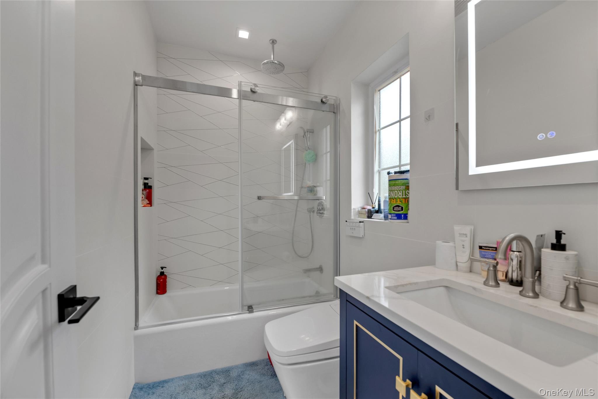 Single Family 85th Avenue  Queens, NY 11427, MLS-1041652-31
