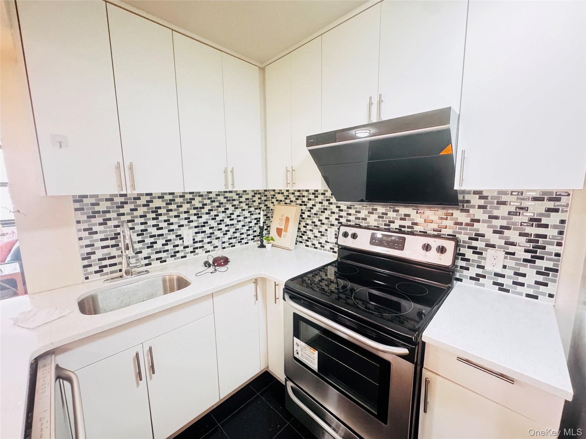 Single Family 85th Avenue  Queens, NY 11427, MLS-1041652-36