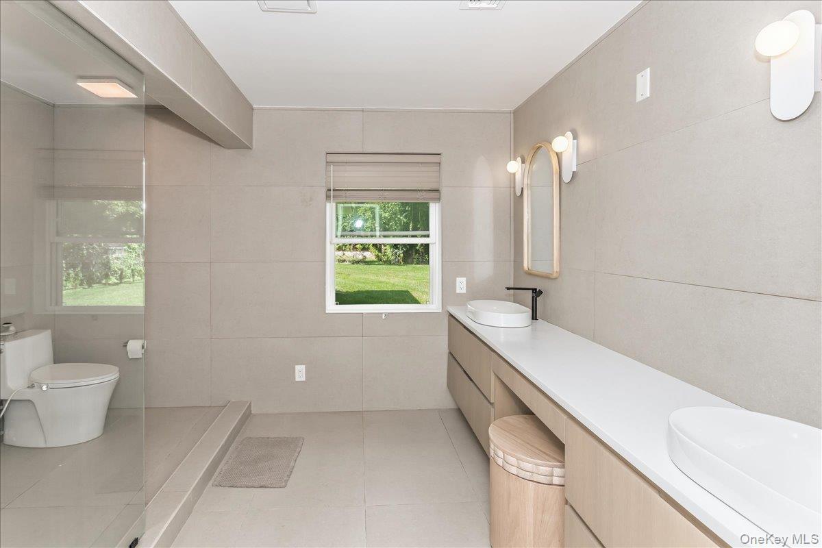 Single Family Empire Court  Suffolk County, NY 11746, MLS-1041653-28