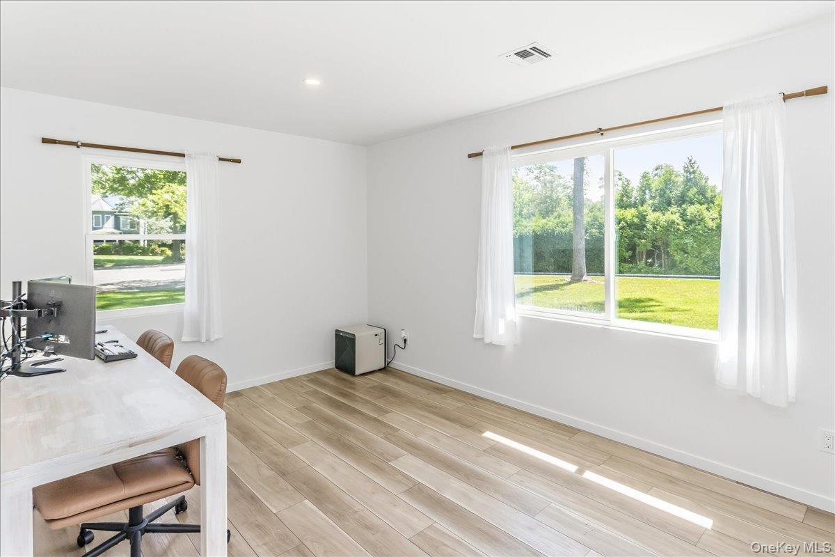 Single Family Empire Court  Suffolk County, NY 11746, MLS-1041653-31