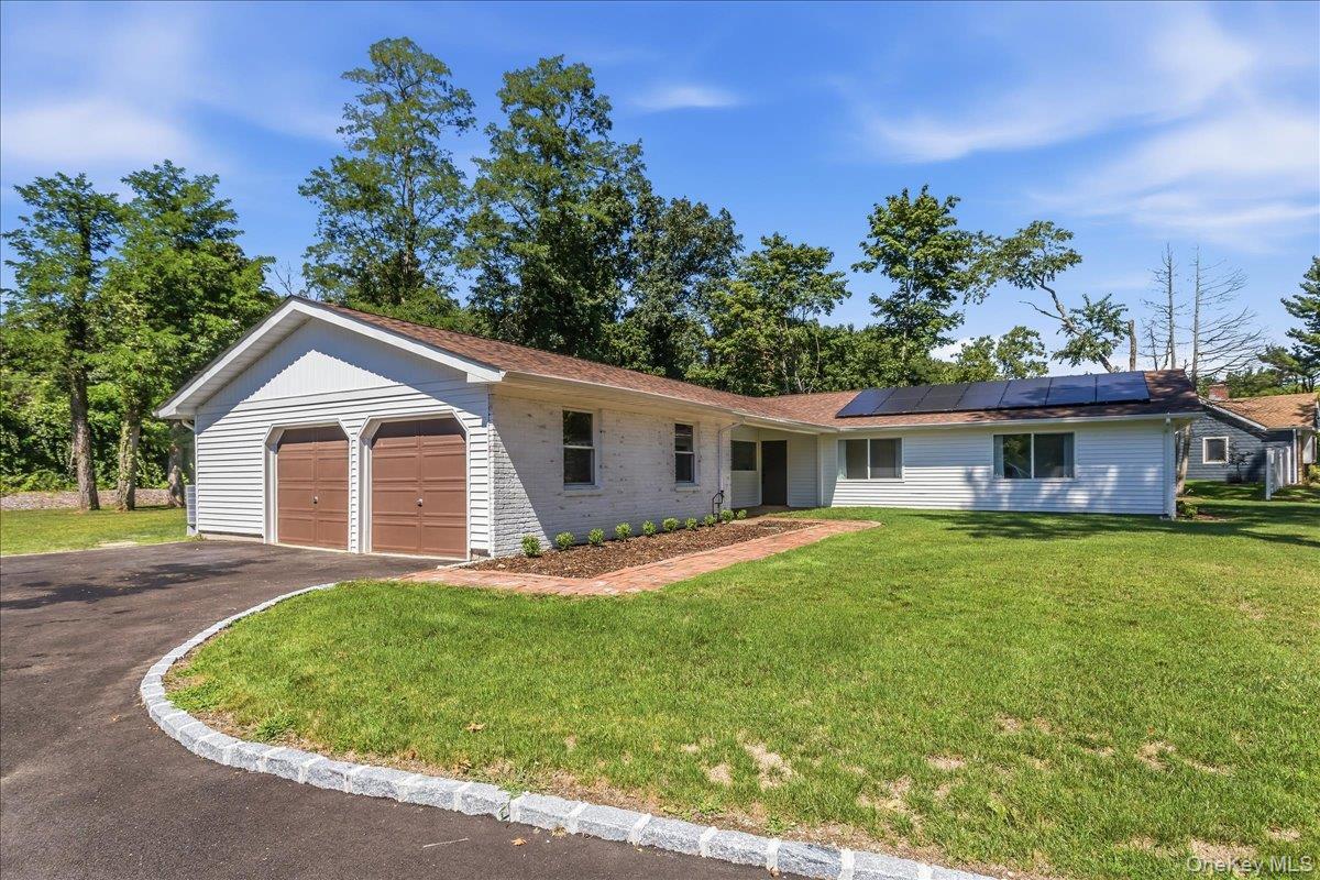 Single Family Empire Court  Suffolk County, NY 11746, MLS-1041653-39