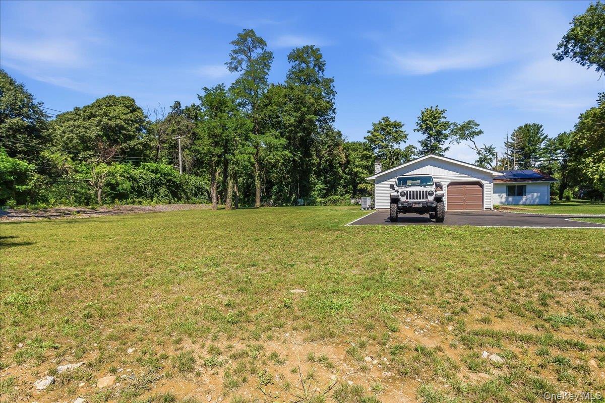 Single Family Empire Court  Suffolk County, NY 11746, MLS-1041653-40