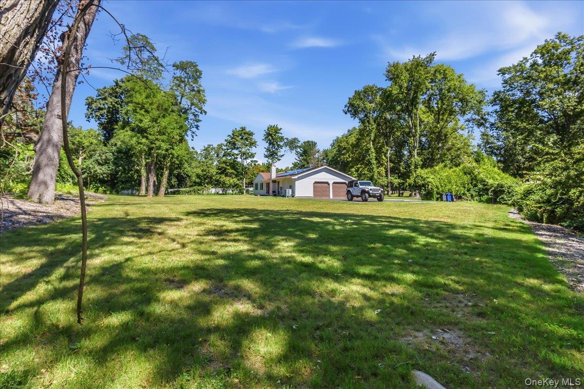 Single Family Empire Court  Suffolk County, NY 11746, MLS-1041653-41