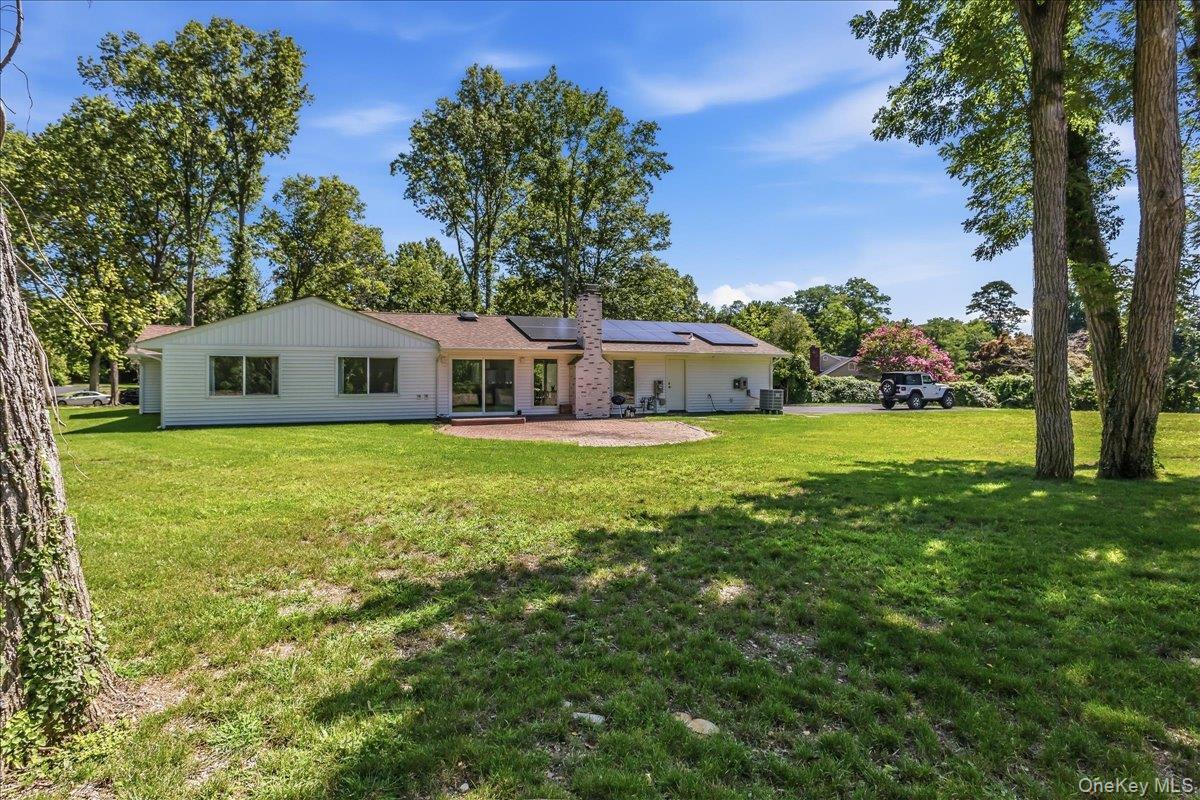 Single Family Empire Court  Suffolk County, NY 11746, MLS-1041653-43