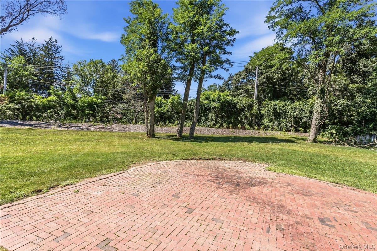 Single Family Empire Court  Suffolk County, NY 11746, MLS-1041653-45