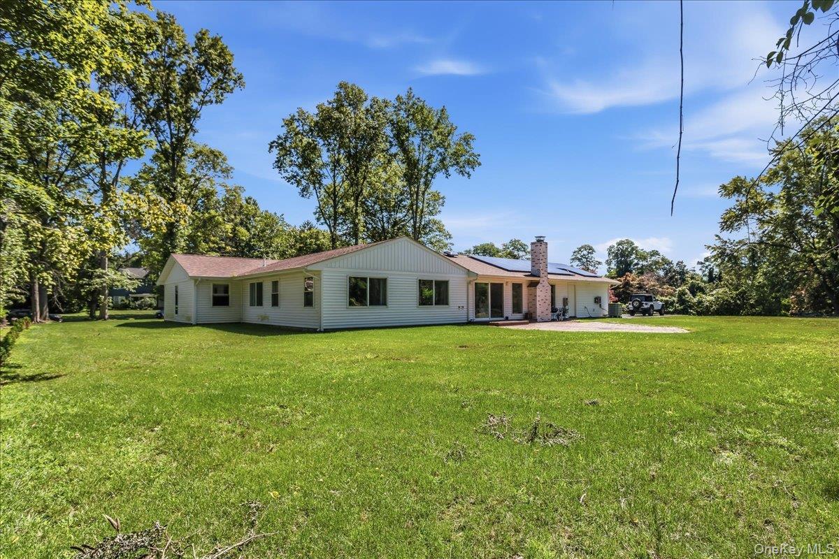 Single Family Empire Court  Suffolk County, NY 11746, MLS-1041653-46