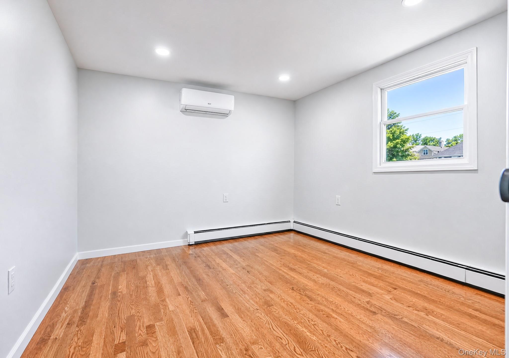 Single Family Cheshire Road Nassau County, NY 11714, MLS-1041655-18