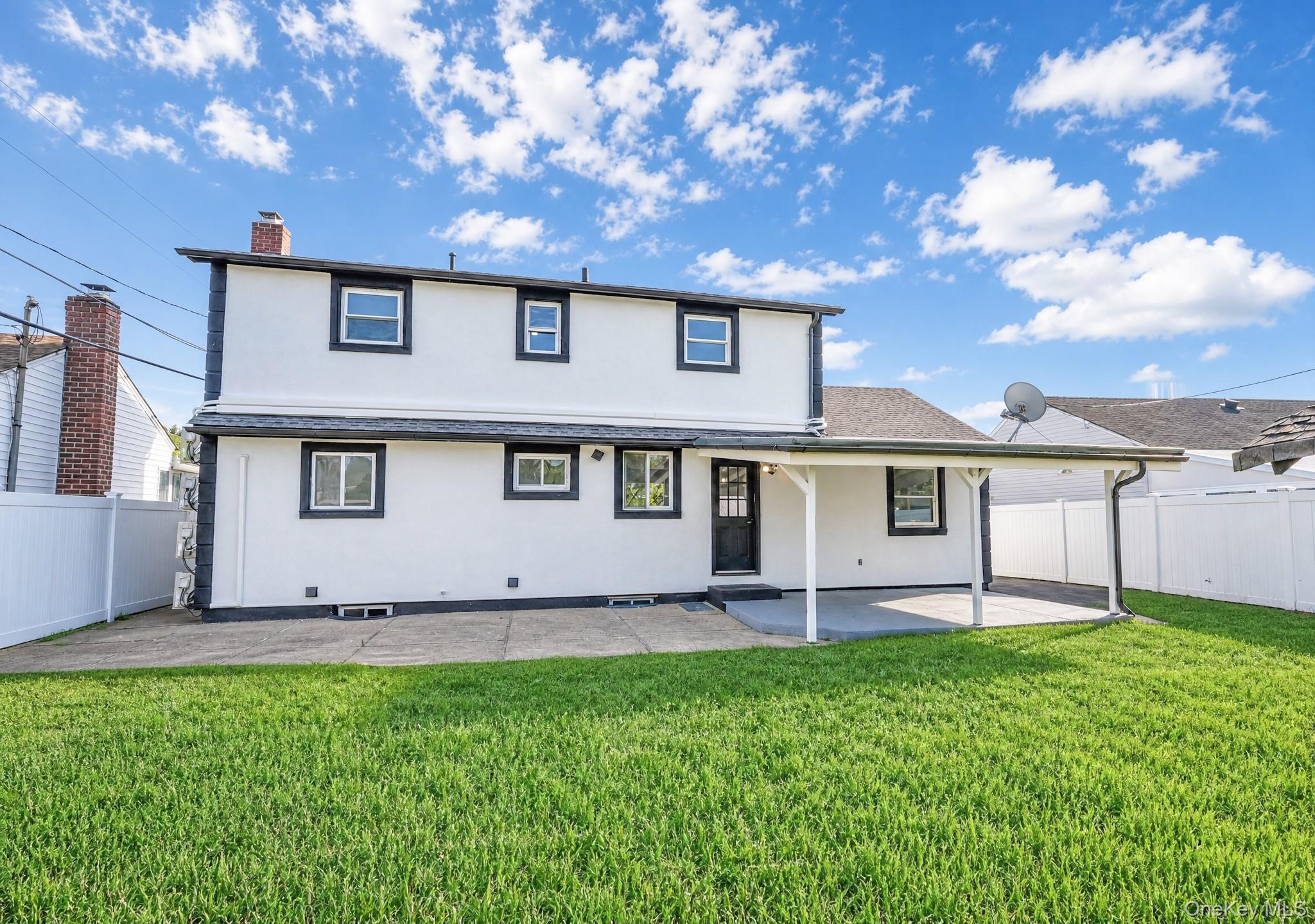 Single Family Cheshire Road Nassau County, NY 11714, MLS-1041655-24