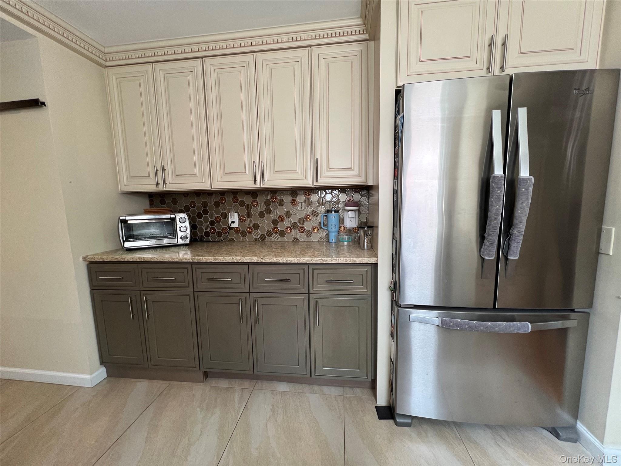 Single Family Maplegrove Avenue  Nassau County, NY 11553, MLS-1041659-4