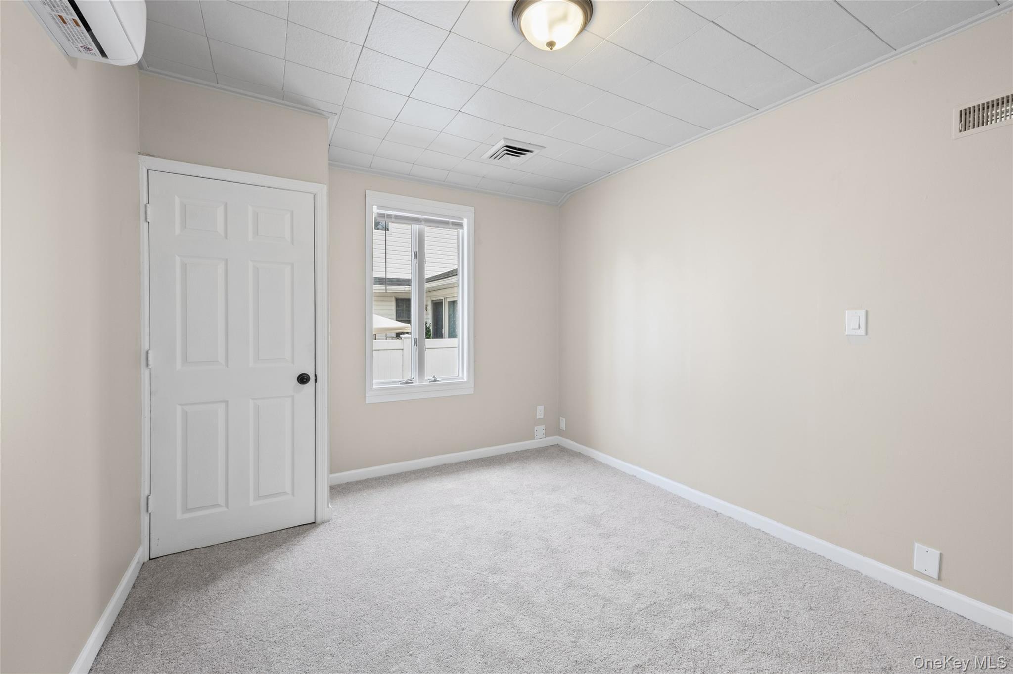 Single Family Cherry Avenue Nassau County, NY 11714, MLS-1041667-26
