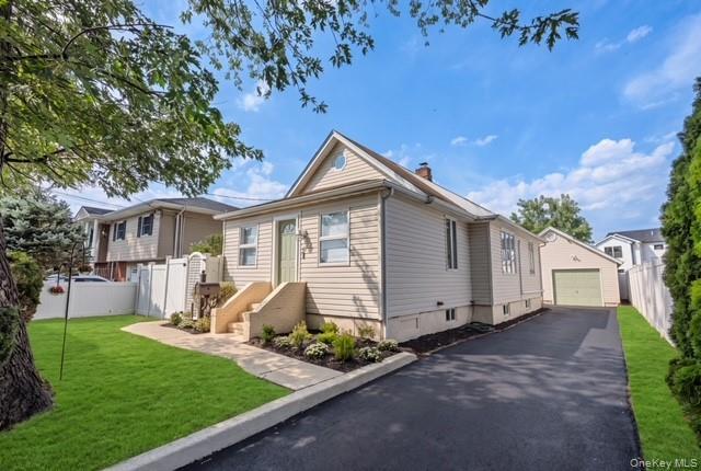 Single Family Cherry Avenue Nassau County, NY 11714, MLS-1041667-33