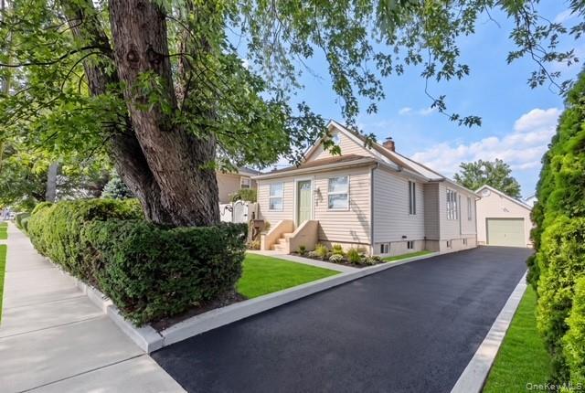 Single Family Cherry Avenue Nassau County, NY 11714, MLS-1041667-34