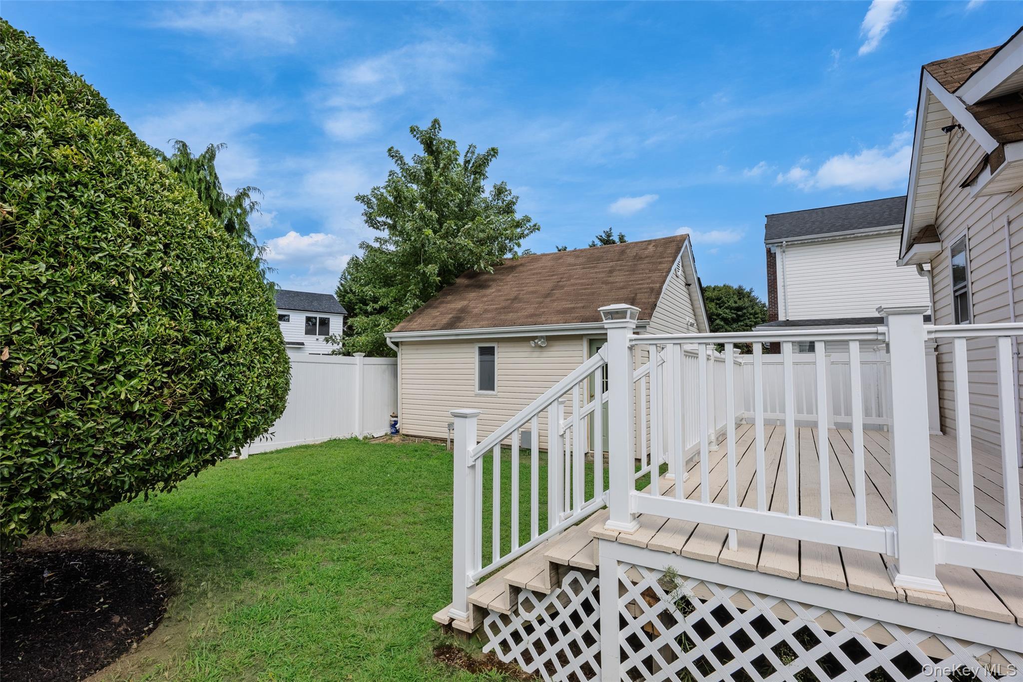 Single Family Cherry Avenue Nassau County, NY 11714, MLS-1041667-6