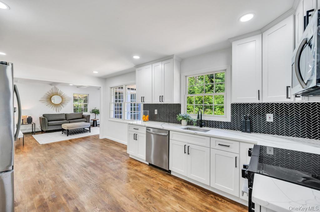 Single Family Cynthia Lane Suffolk County, NY 11768, MLS-1041686-10