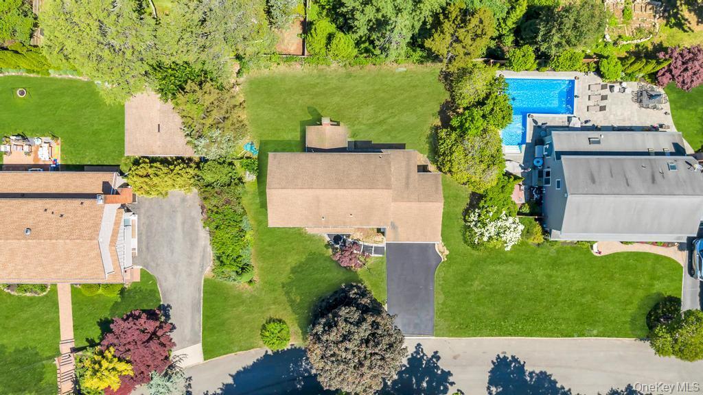 Single Family Cynthia Lane Suffolk County, NY 11768, MLS-1041686-2
