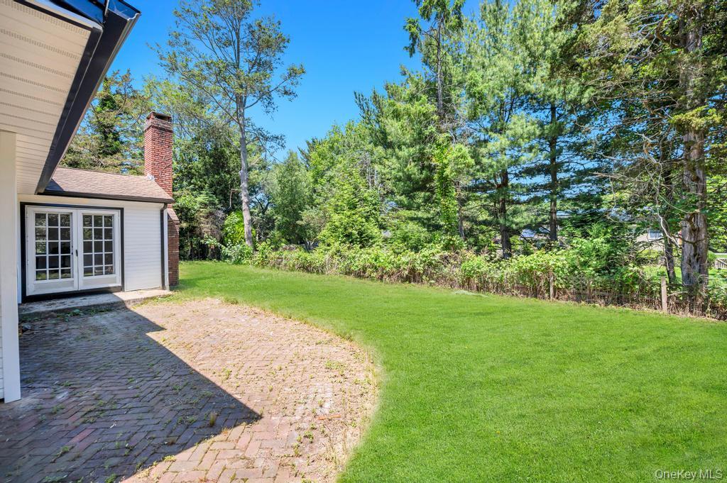 Single Family Cynthia Lane Suffolk County, NY 11768, MLS-1041686-23