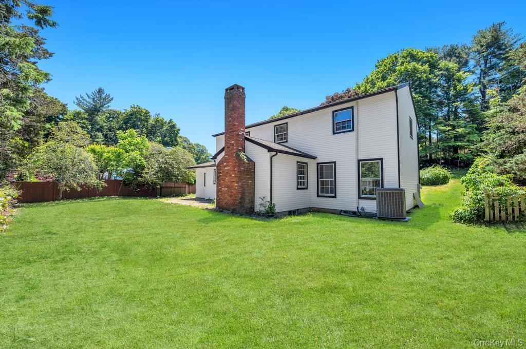 Single Family Cynthia Lane Suffolk County, NY 11768, MLS-1041686-3