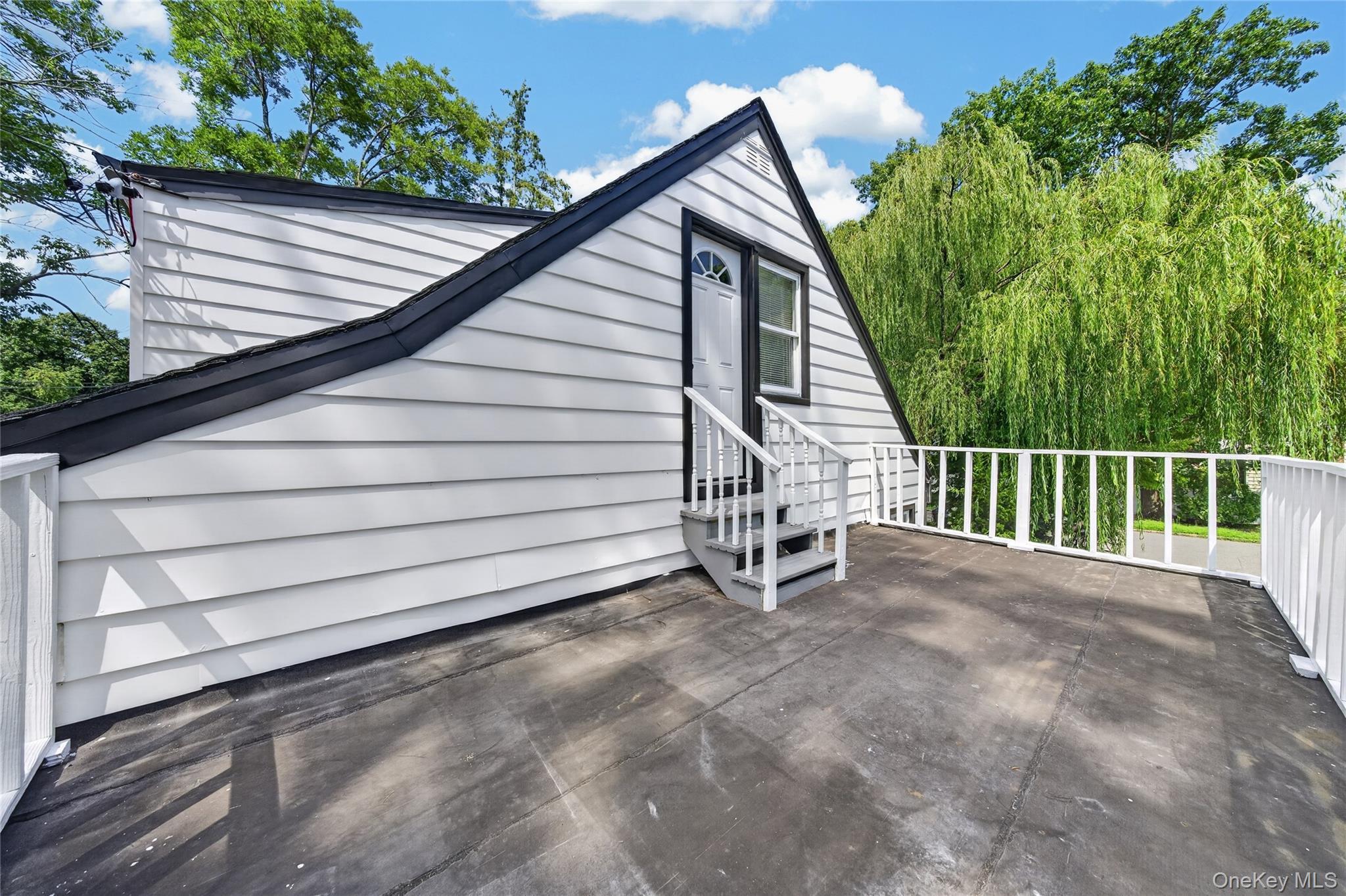 Single Family Sylvan Lane Nassau County, NY 11590, MLS-1041700-13