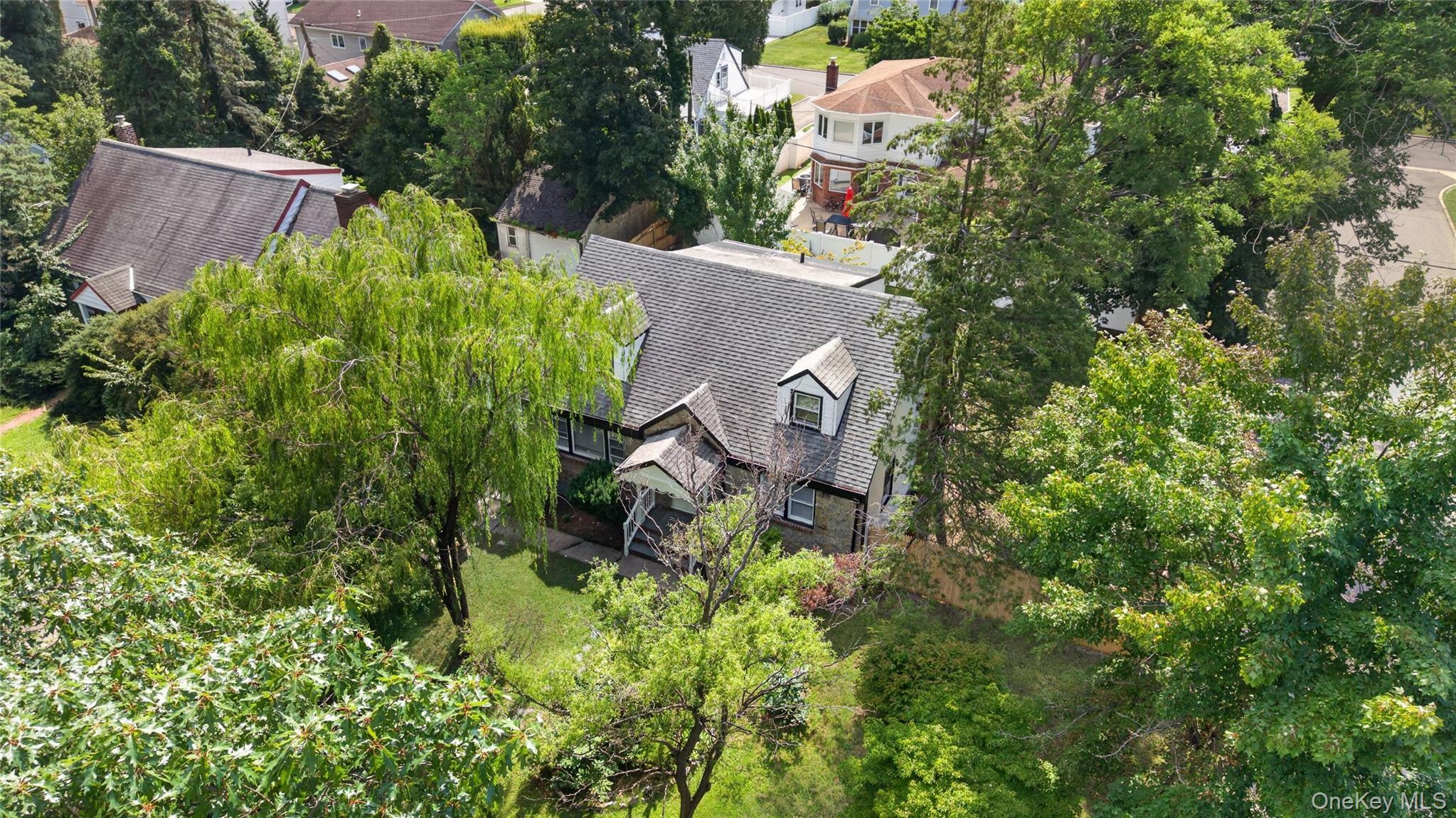 Single Family Sylvan Lane Nassau County, NY 11590, MLS-1041700-31