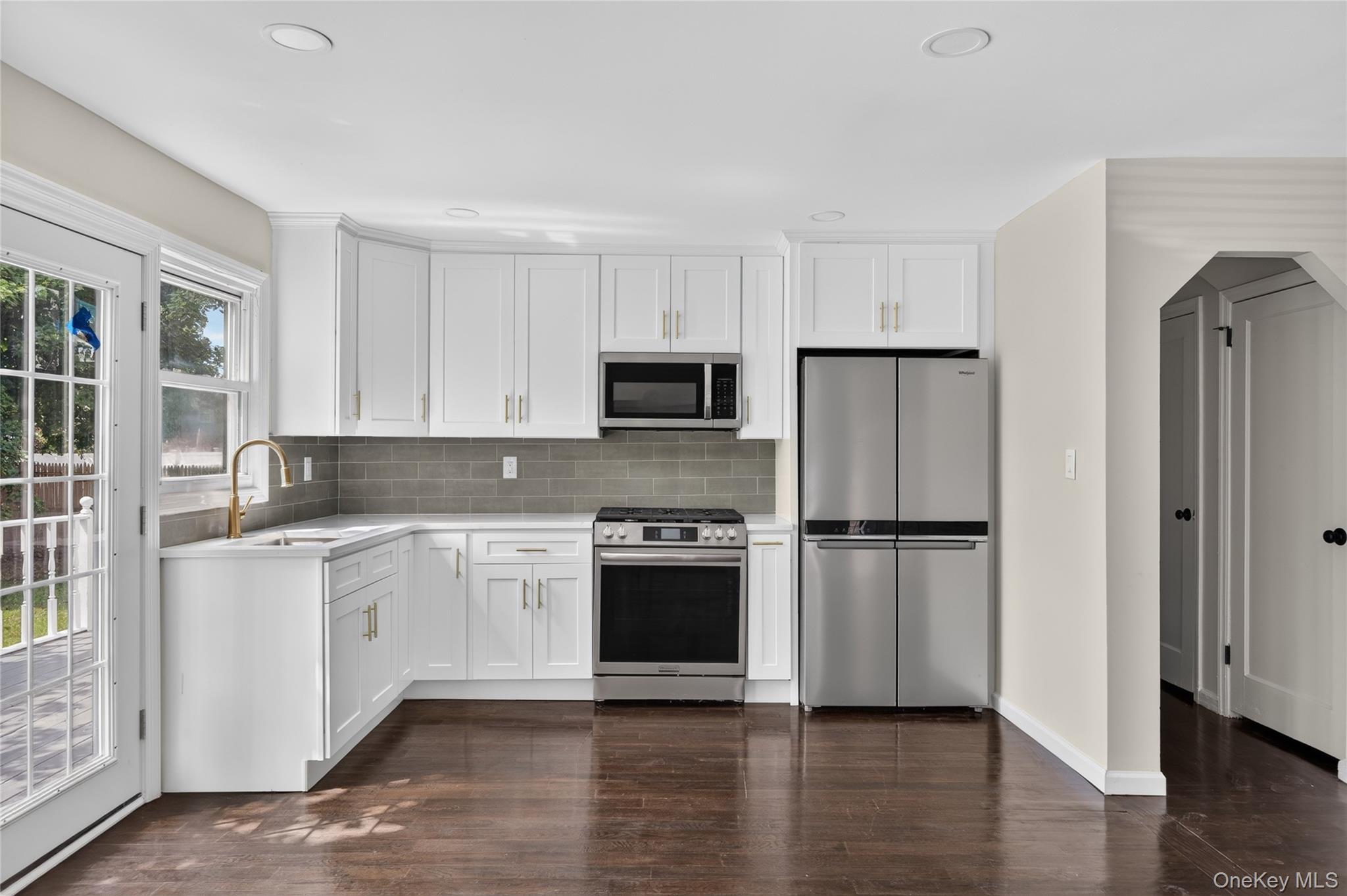 Single Family Sylvan Lane Nassau County, NY 11590, MLS-1041700-4