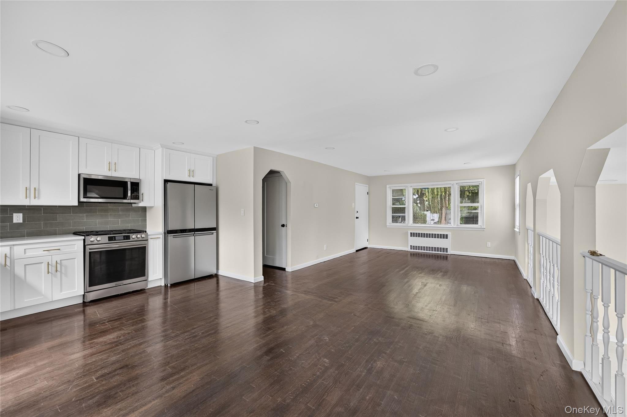Single Family Sylvan Lane Nassau County, NY 11590, MLS-1041700-6