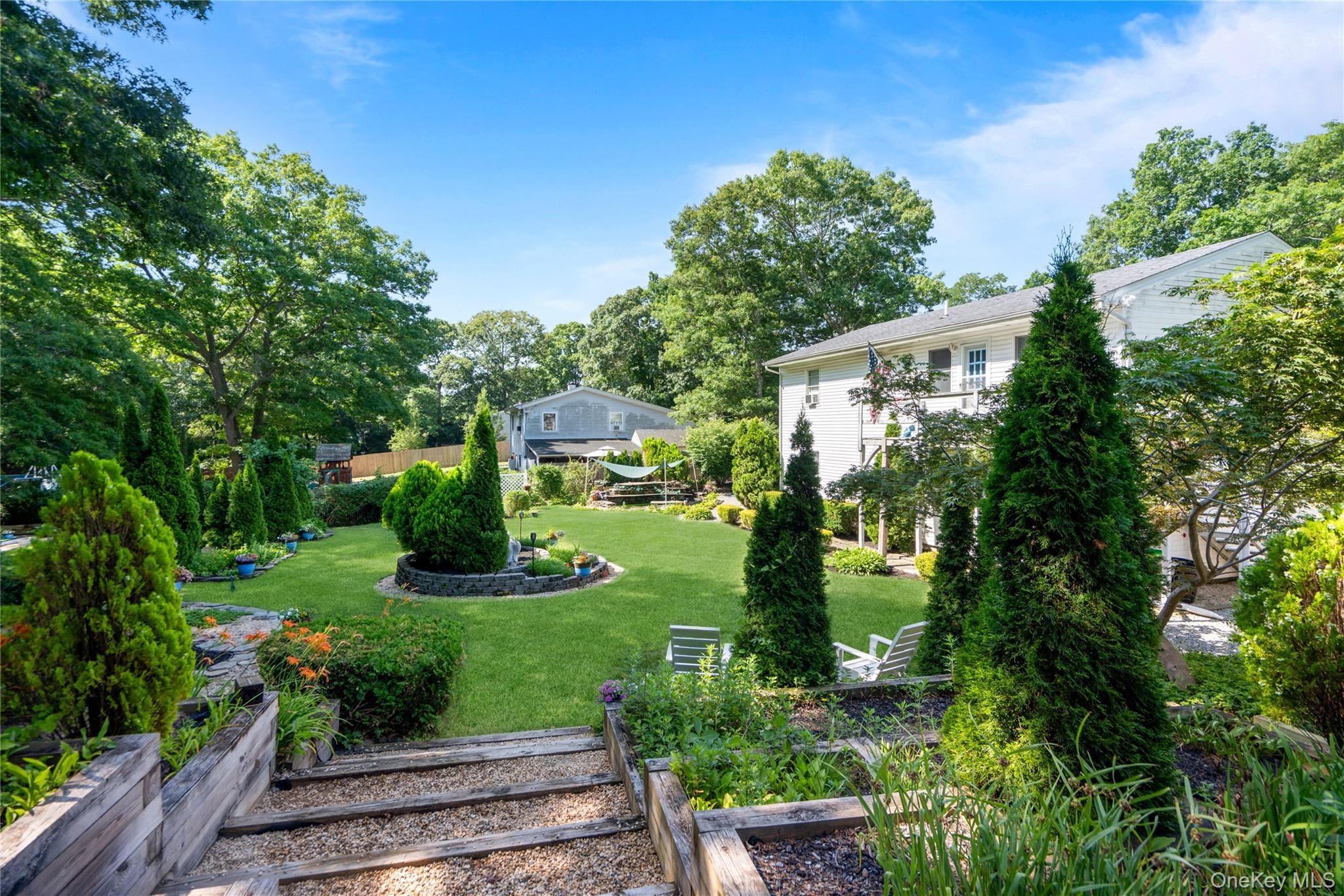 Single Family Boxwood Drive Suffolk County, NY 11967, MLS-1041711-10