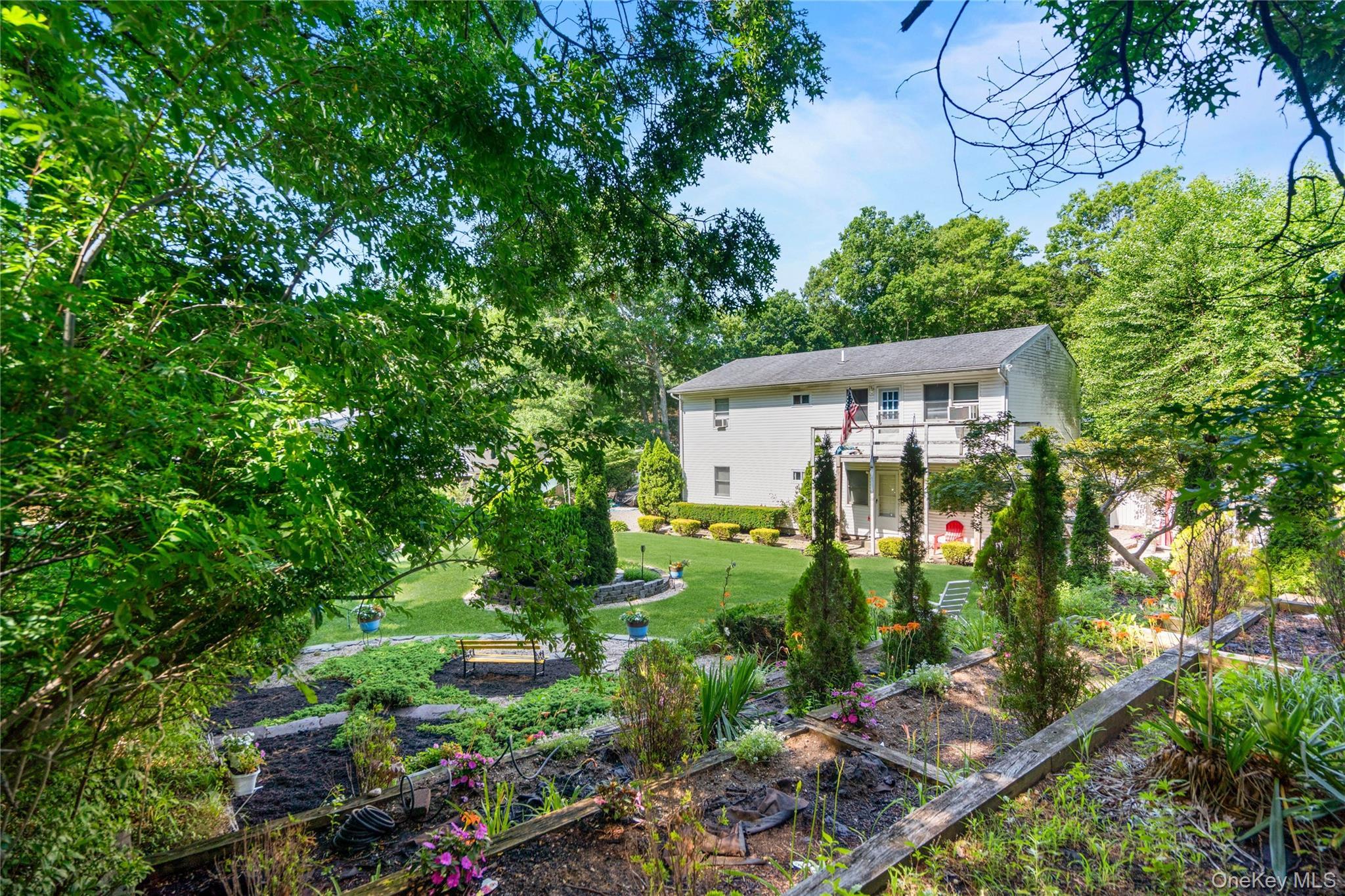 Single Family Boxwood Drive Suffolk County, NY 11967, MLS-1041711-12