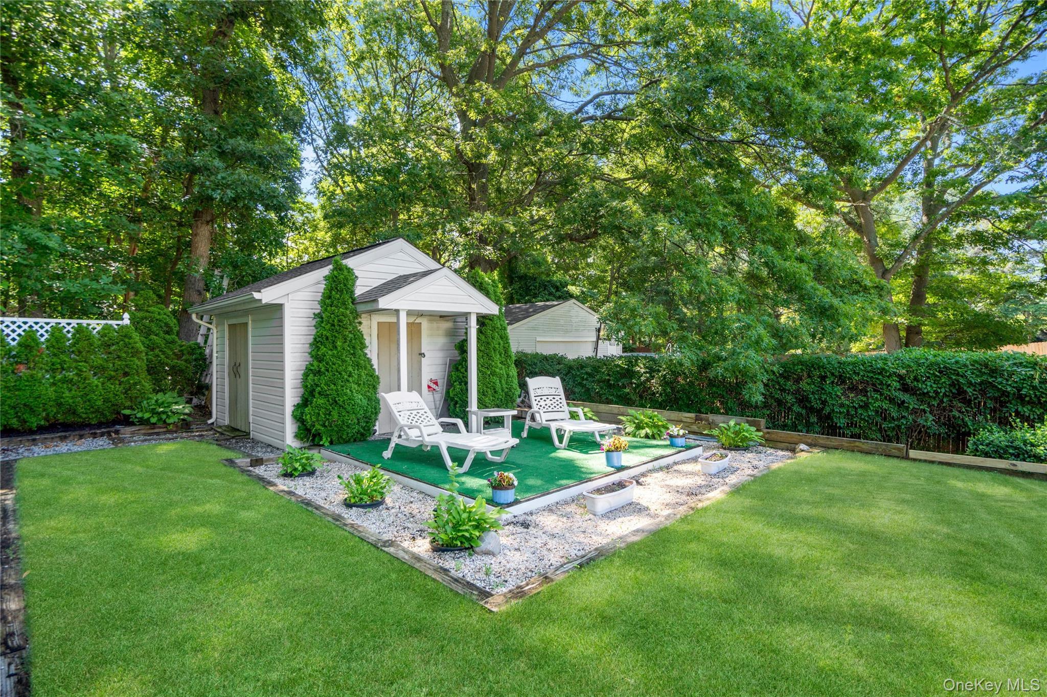 Single Family Boxwood Drive Suffolk County, NY 11967, MLS-1041711-17