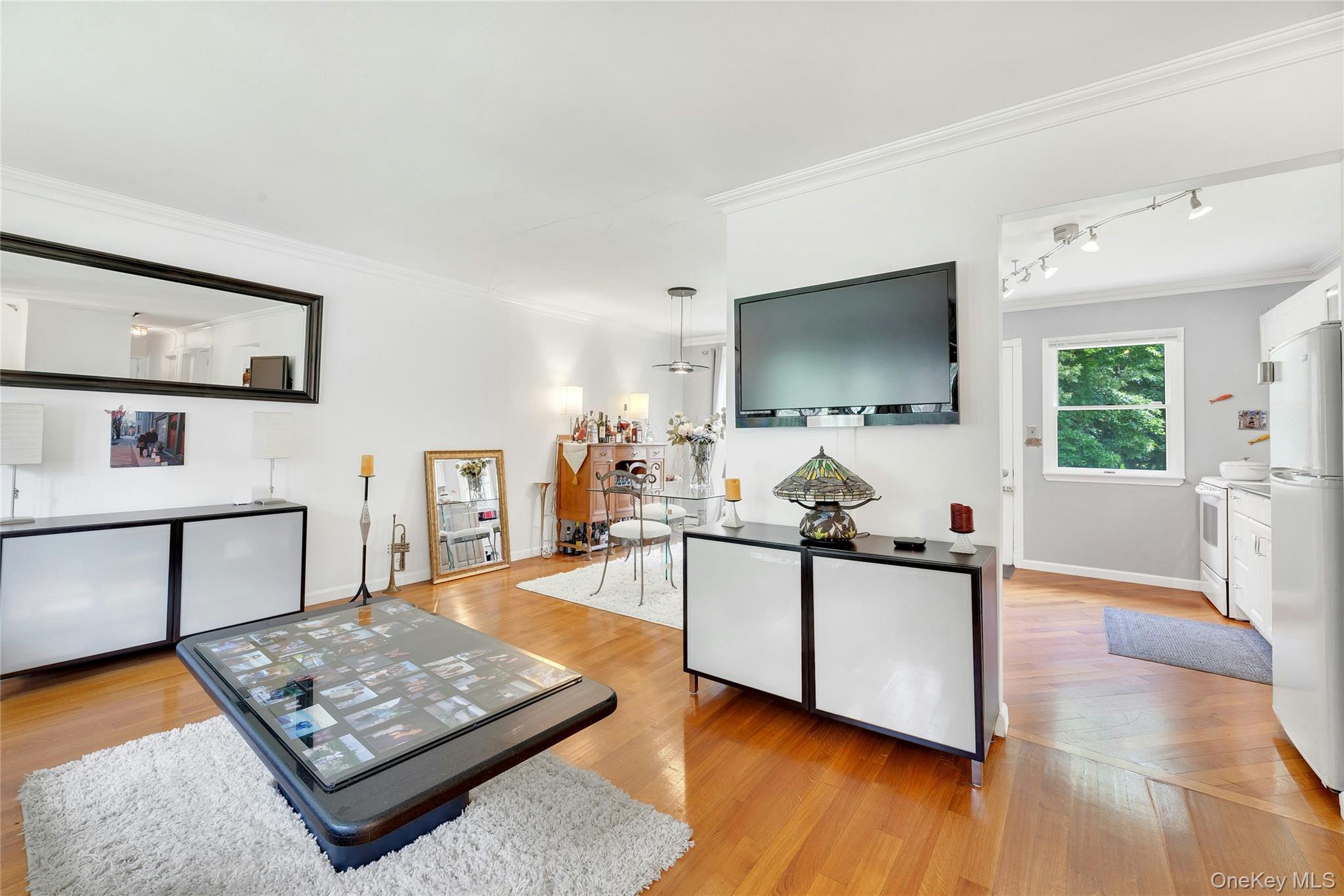 Single Family Boxwood Drive Suffolk County, NY 11967, MLS-1041711-20