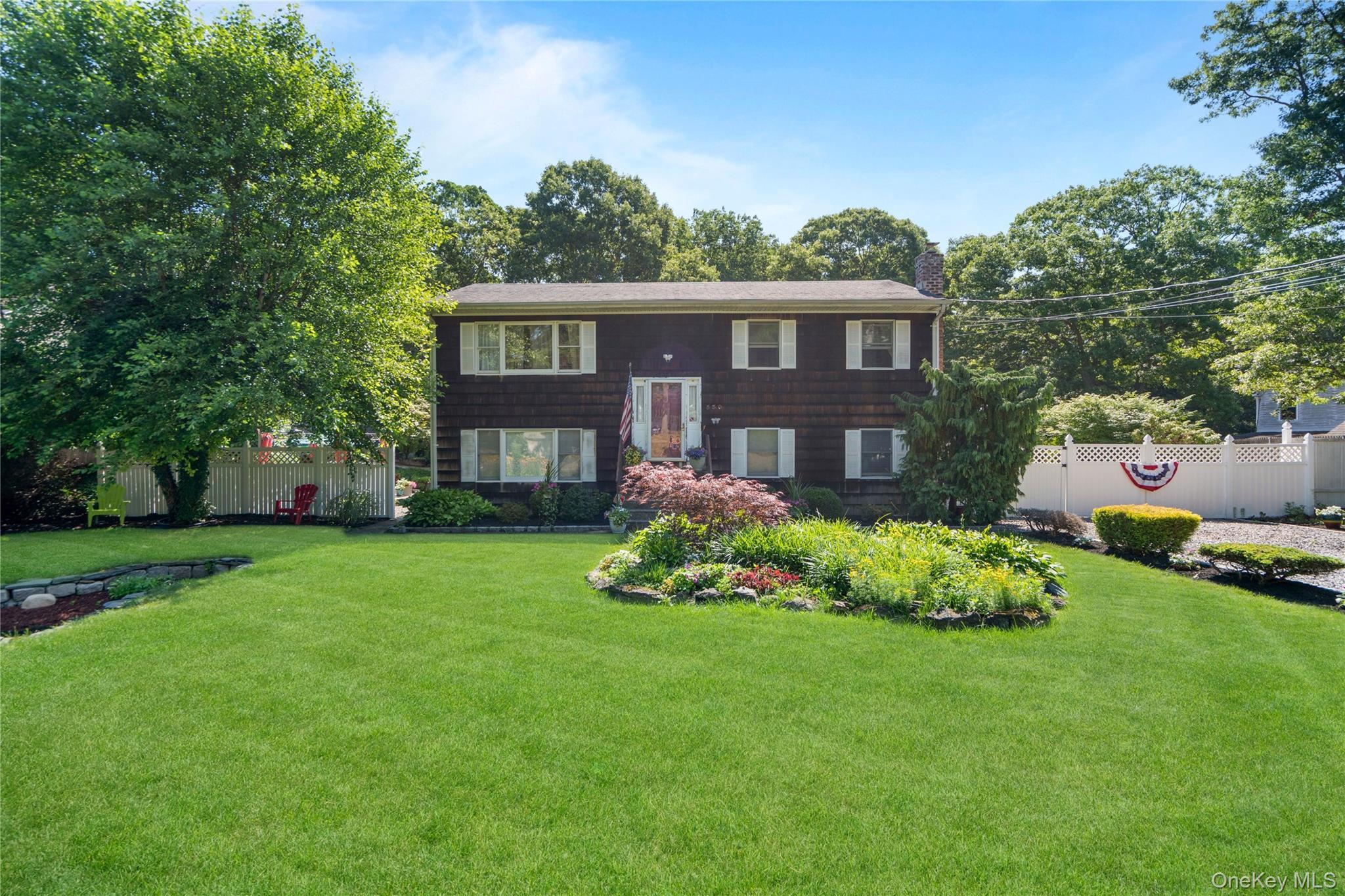 Single Family Boxwood Drive Suffolk County, NY 11967, MLS-1041711-3