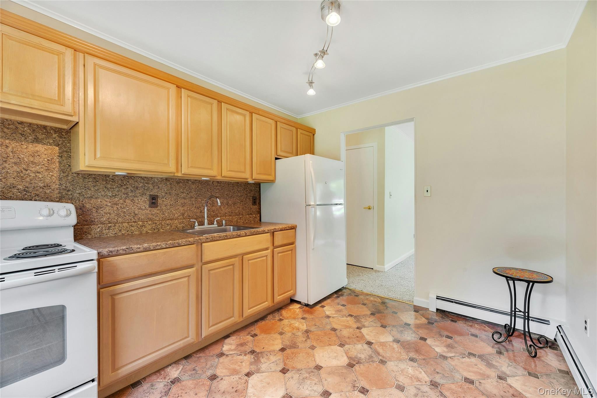 Single Family Boxwood Drive Suffolk County, NY 11967, MLS-1041711-32