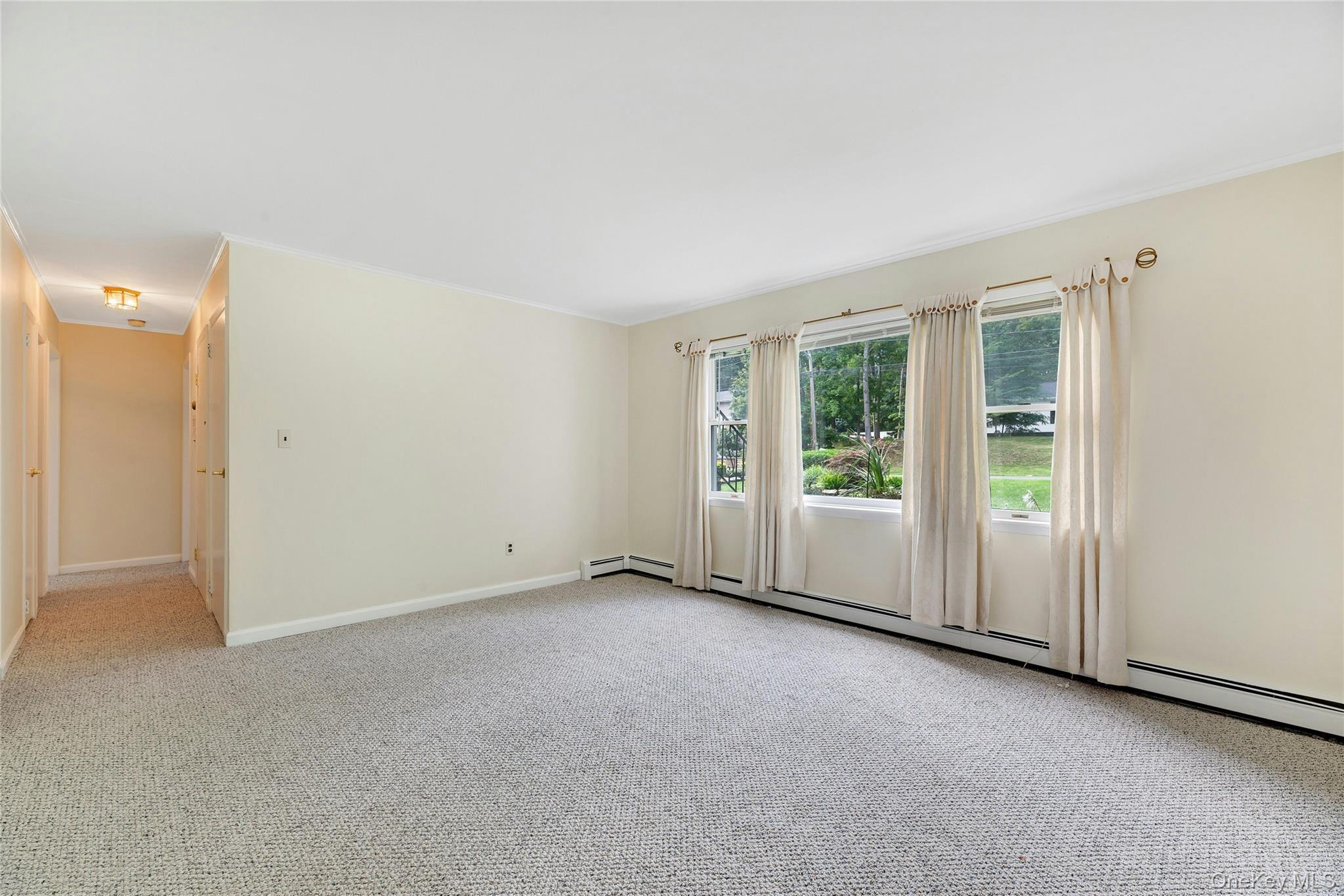 Single Family Boxwood Drive Suffolk County, NY 11967, MLS-1041711-33