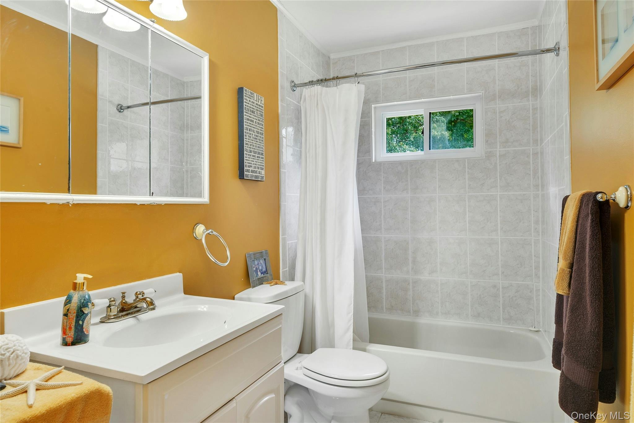 Single Family Boxwood Drive  Suffolk County, NY 11967, MLS-1041711-38