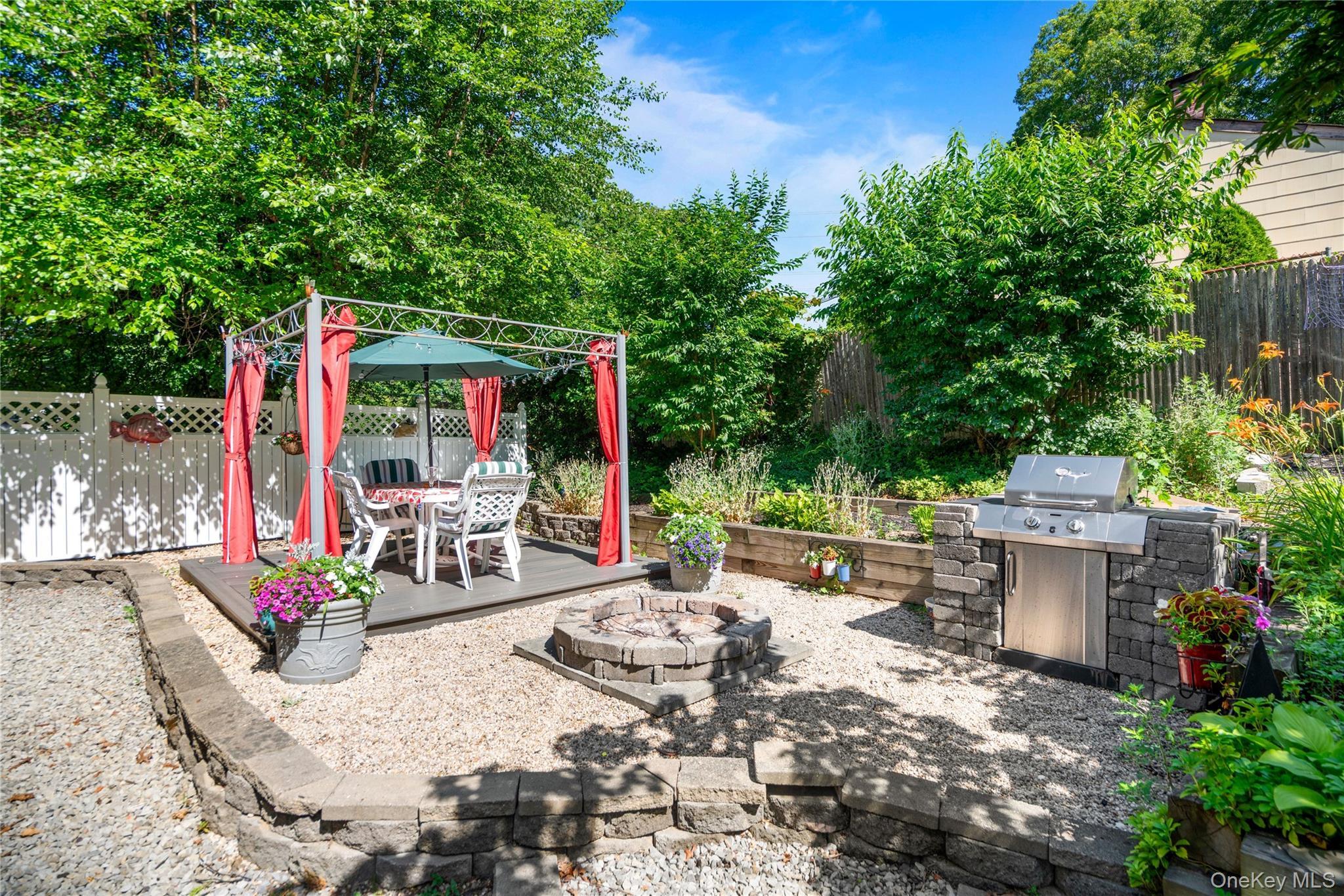 Single Family Boxwood Drive Suffolk County, NY 11967, MLS-1041711-9