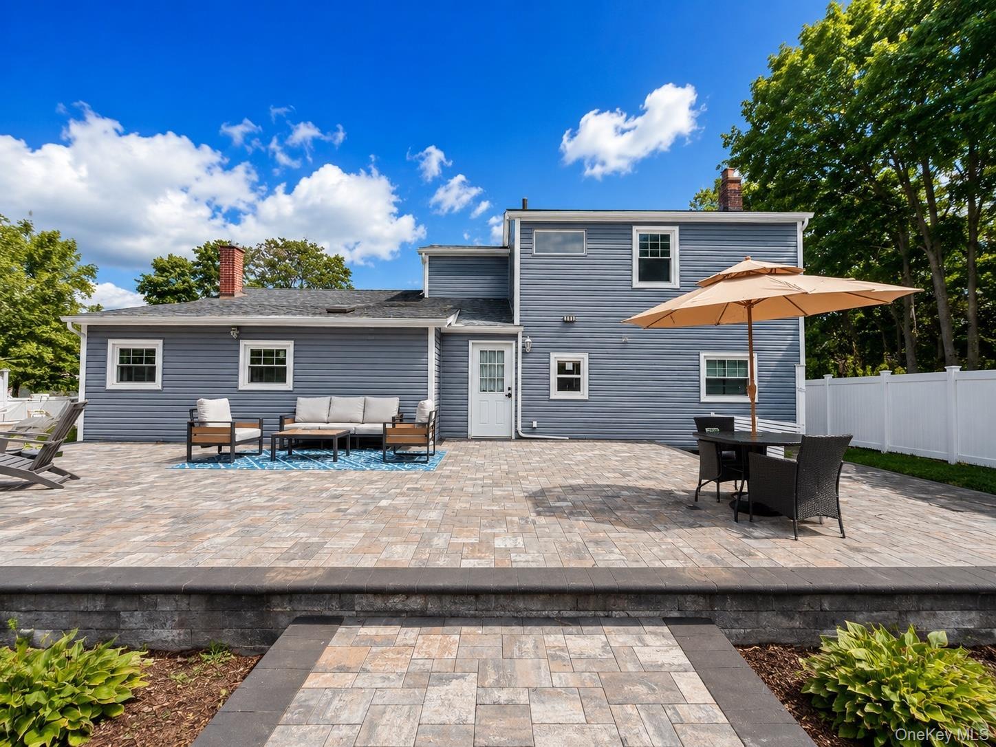 Single Family Charter Avenue  Suffolk County, NY 11746, MLS-1041718-27