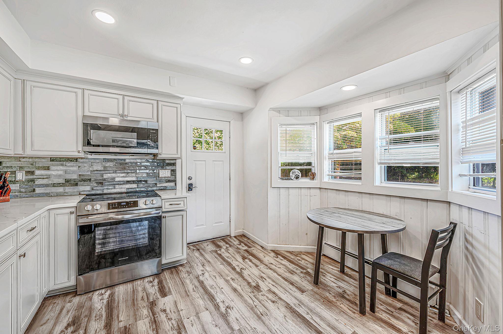 Single Family Sunny Road Suffolk County, NY 11780, MLS-1041719-12