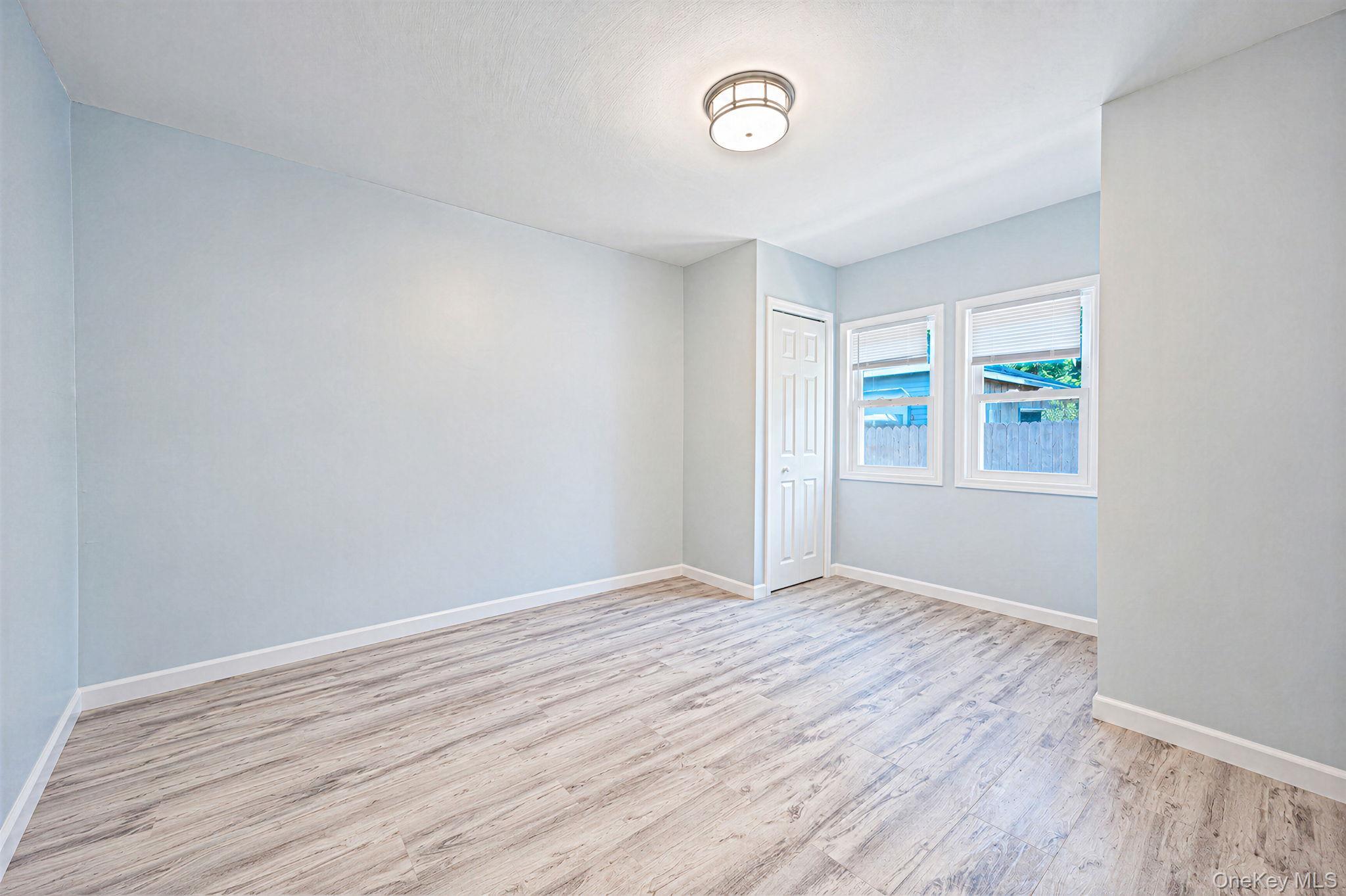 Single Family Sunny Road Suffolk County, NY 11780, MLS-1041719-15