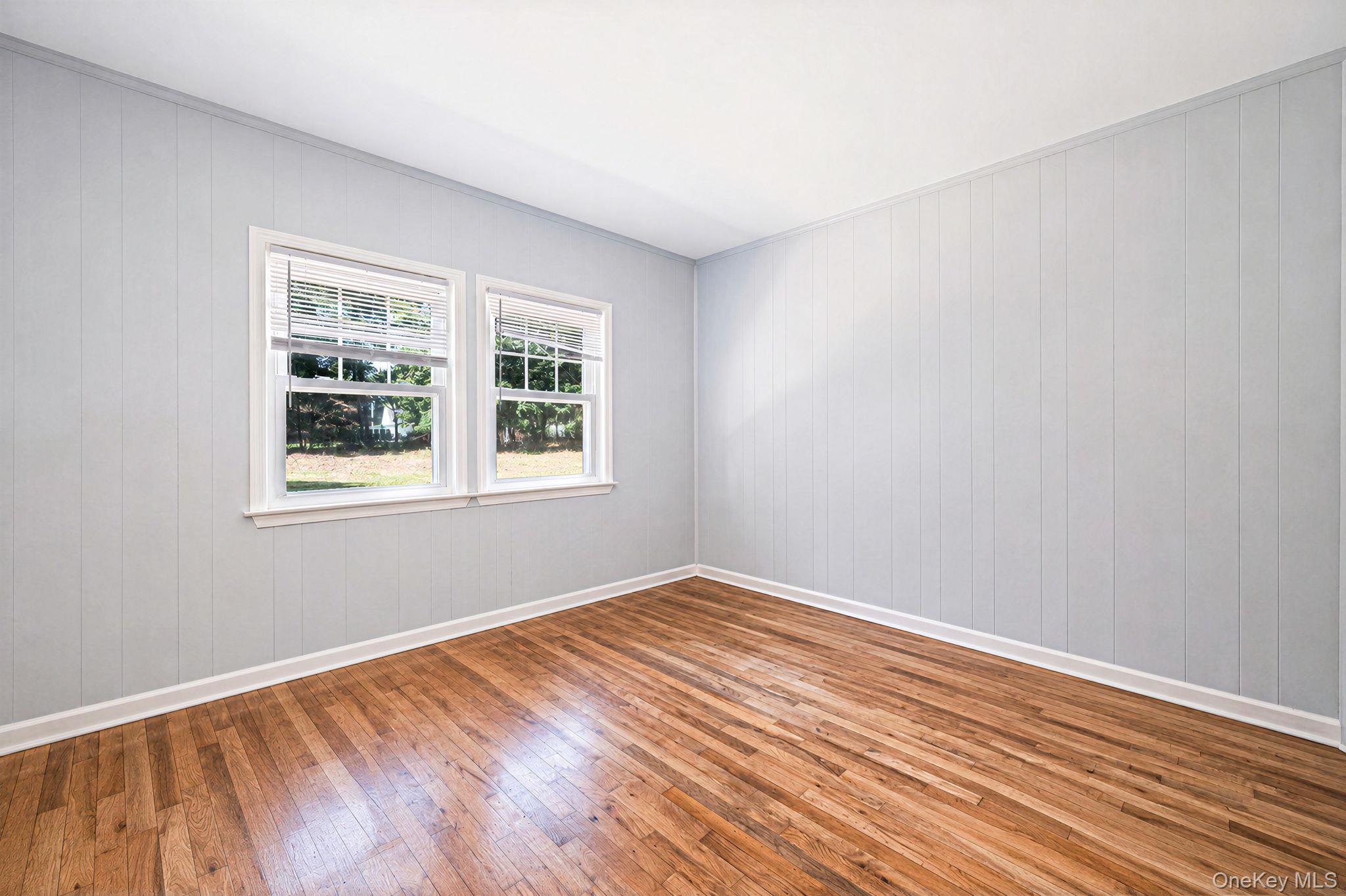 Single Family Sunny Road Suffolk County, NY 11780, MLS-1041719-16