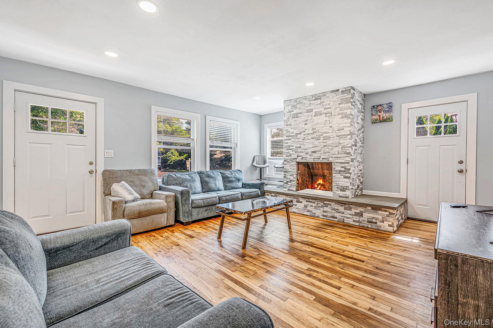 Single Family Sunny Road Suffolk County, NY 11780, MLS-1041719-9