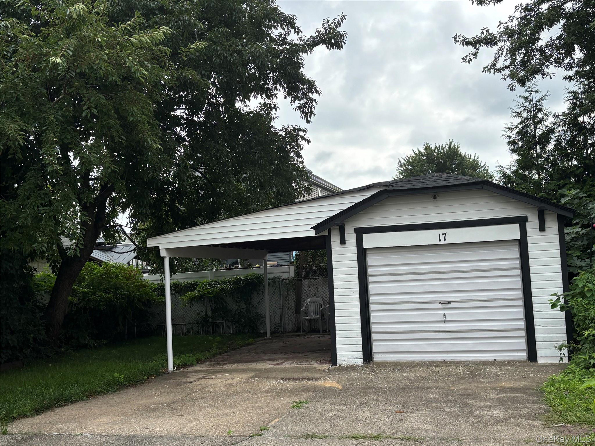 Single Family Wood Lane  Nassau County, NY 11581, MLS-1041725-16