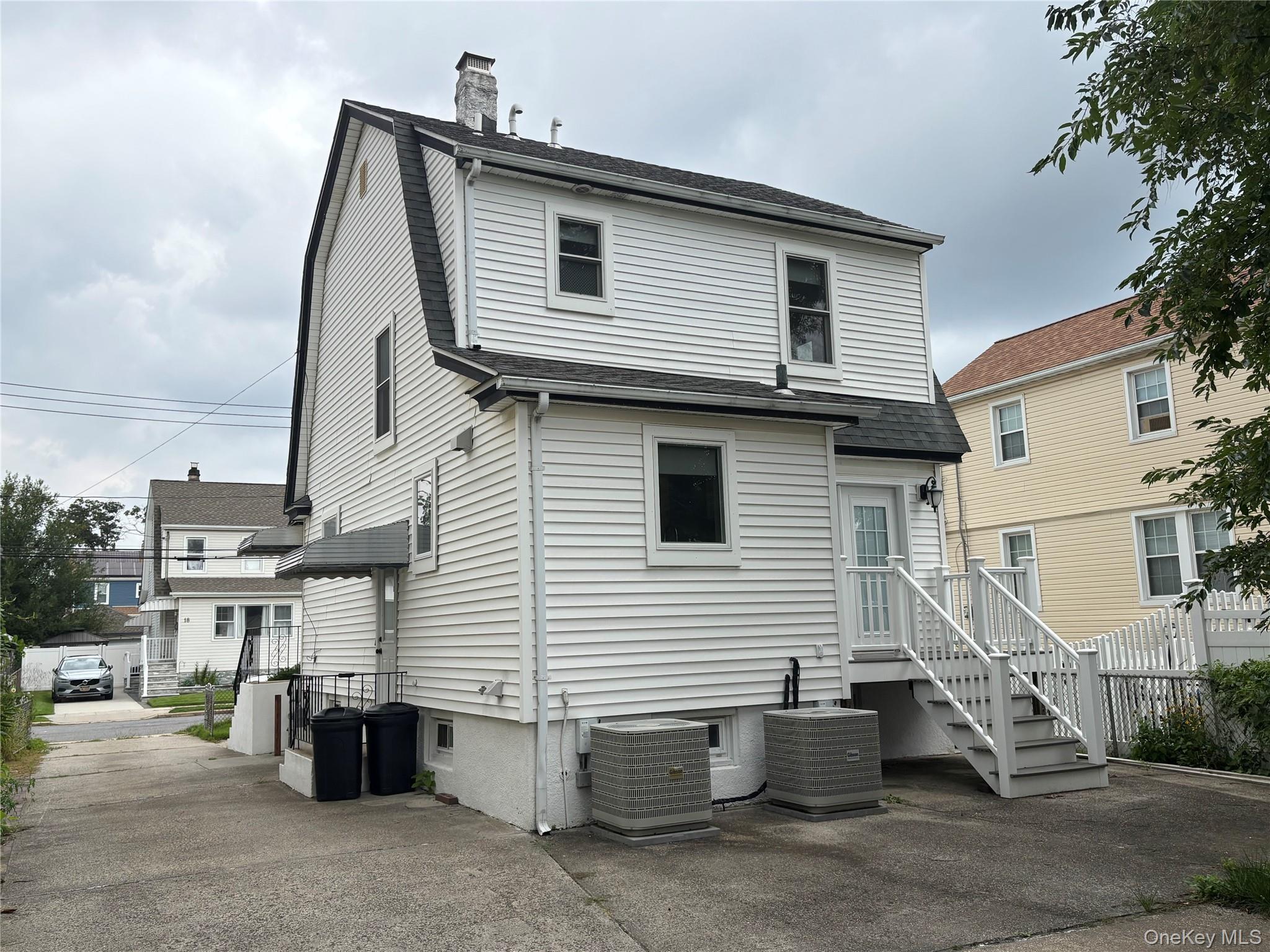 Single Family Wood Lane  Nassau County, NY 11581, MLS-1041725-17