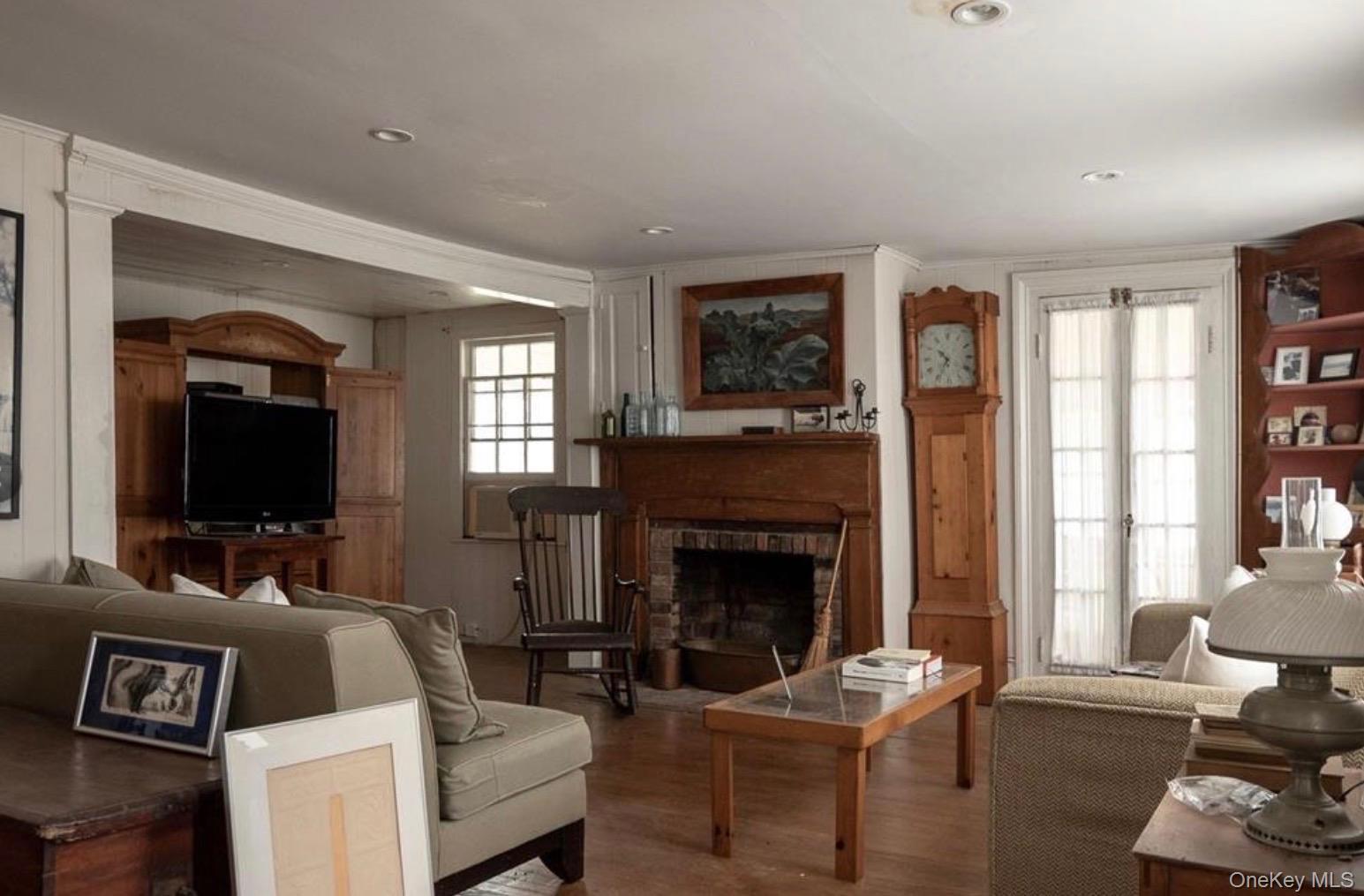 Single Family Middle Road  Suffolk County, NY 11705, MLS-1041740-2