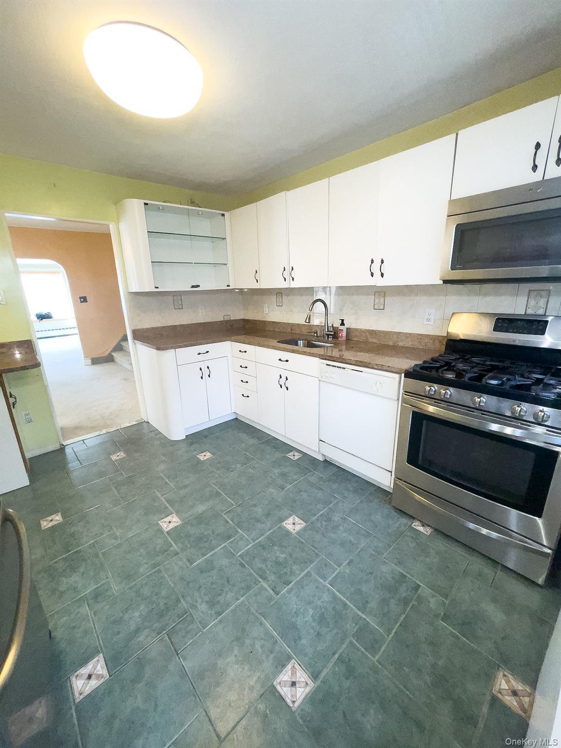 Single Family E 38th Street Brooklyn, NY 11203, MLS-1041748-8