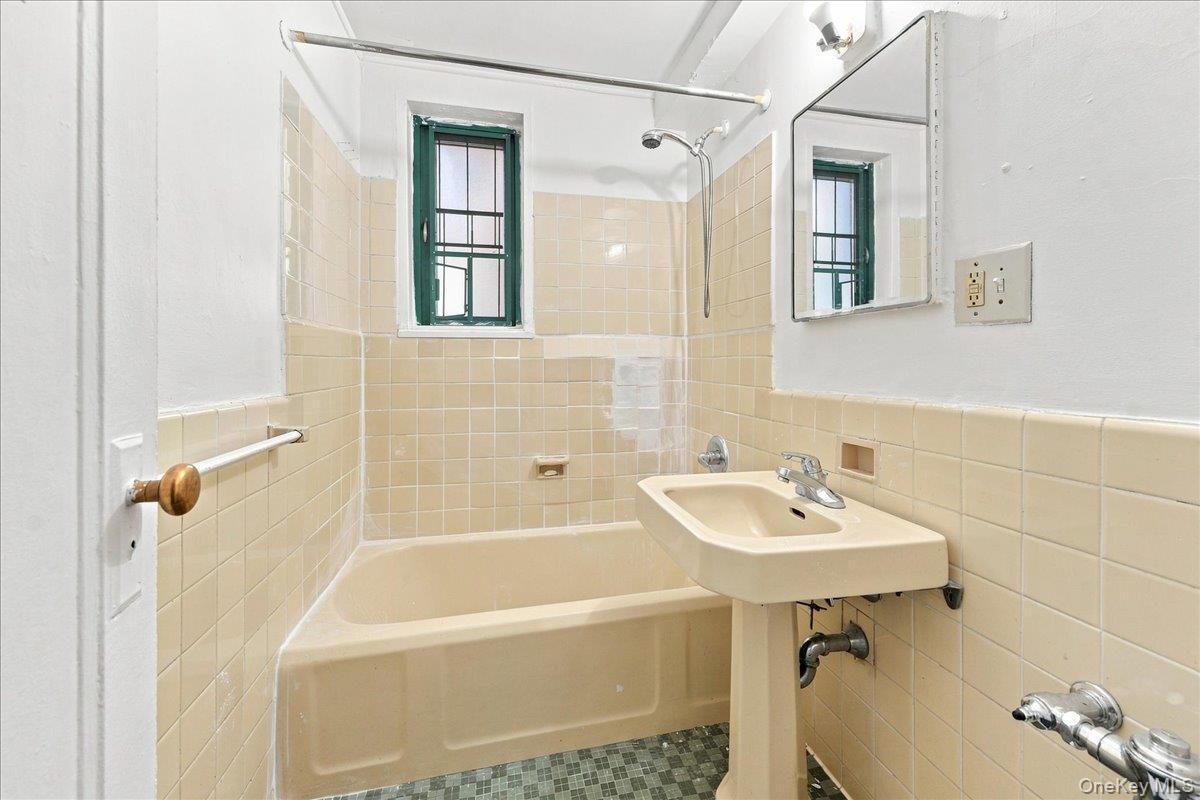 Apartment Unionport Road Bronx, NY 10462, MLS-1041749-7